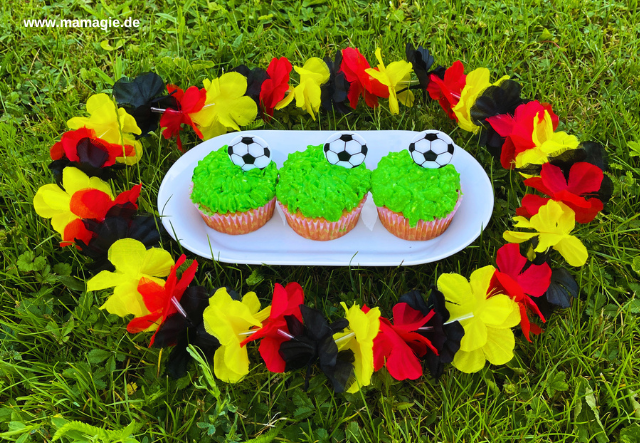 Leckere Muffins mit Fußball für die WM, EM oder den Kindergeburtstag