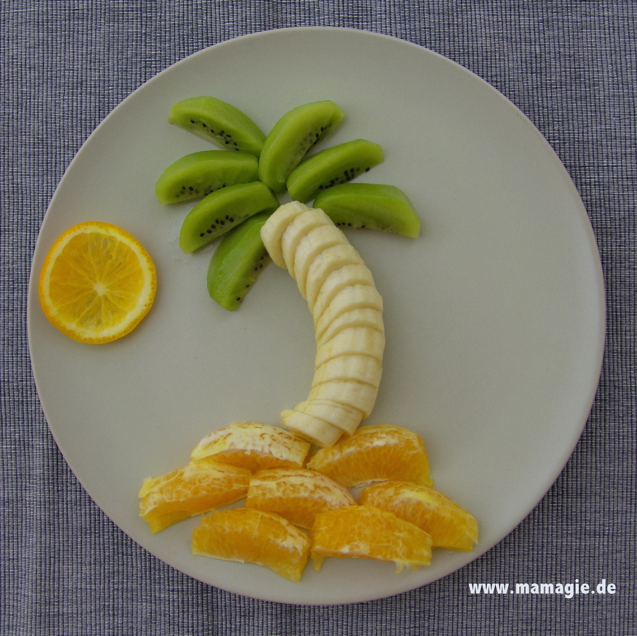Palme aus Banane, Kiwi und Orange