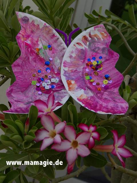 Gebastelter Schmetterling aus Papierteller