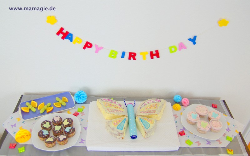 Schmetterlingskuchen, Schmetterlings-Cupcakes, Schmetterlings-Obstspieße